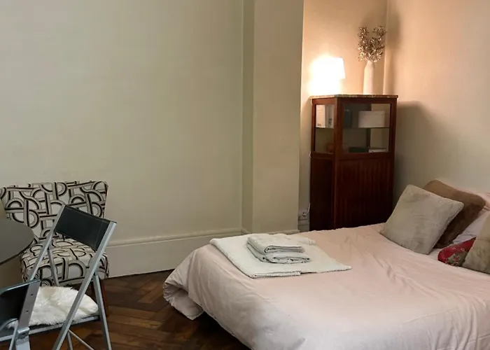 Appartement Typiquement Parisien Cosy